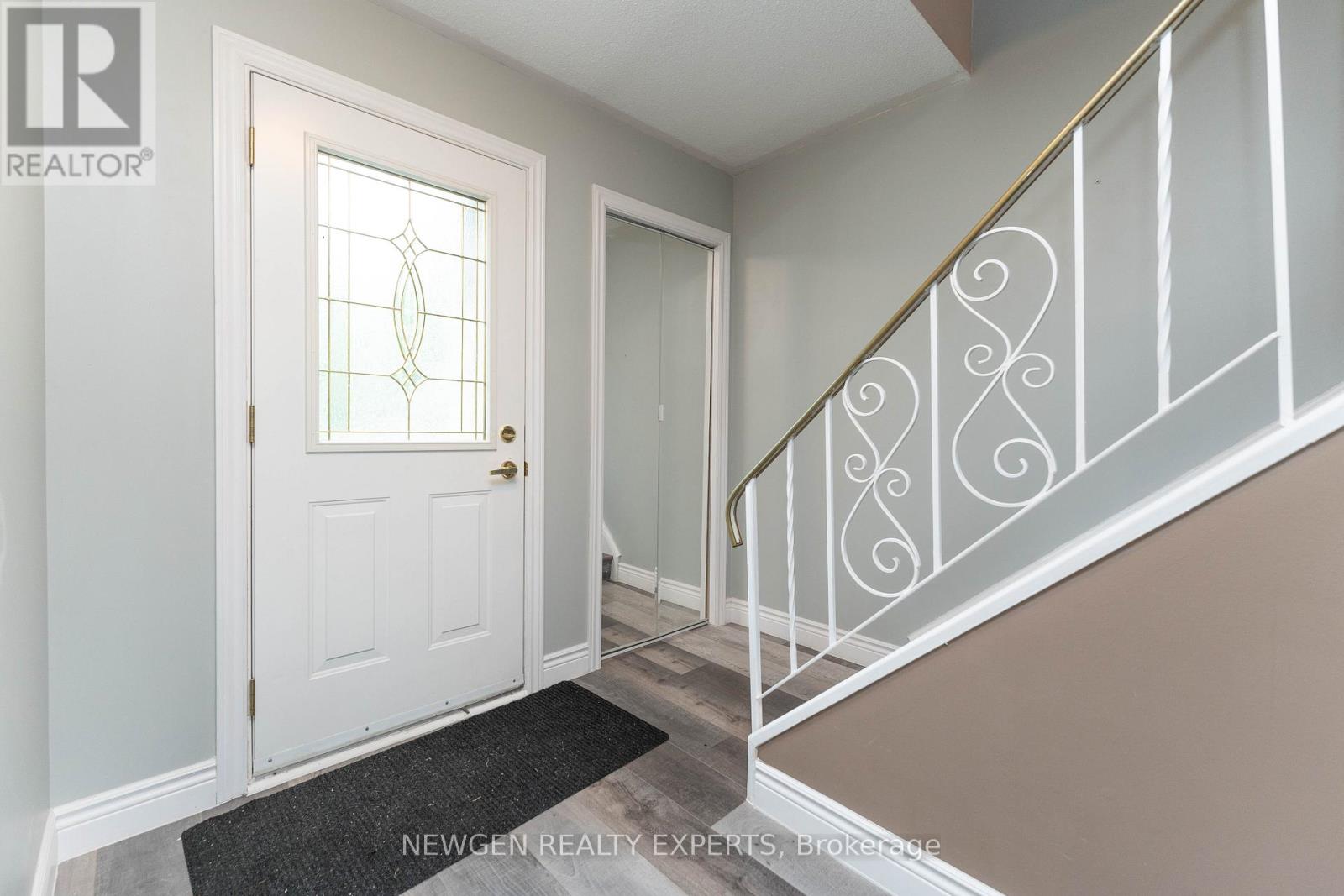 2458 Martin Court, Burlington, Ontario  L7P 2V2 - Photo 5 - W13226042