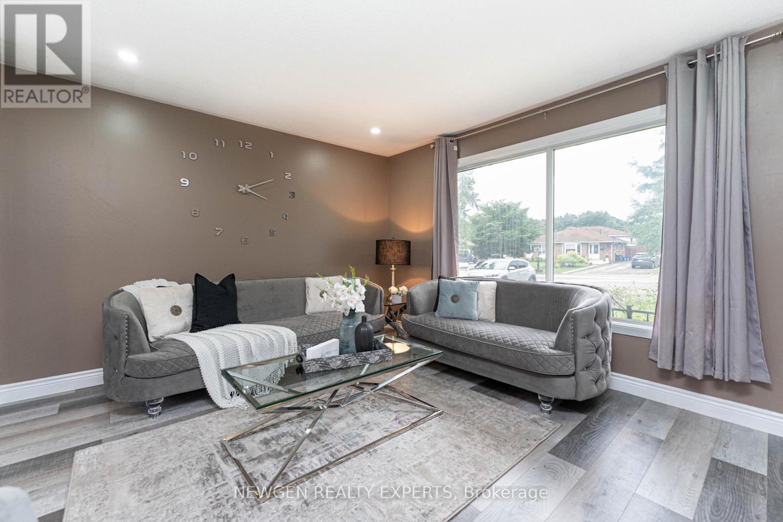 2458 Martin Court, Burlington, Ontario  L7P 2V2 - Photo 7 - W13226042