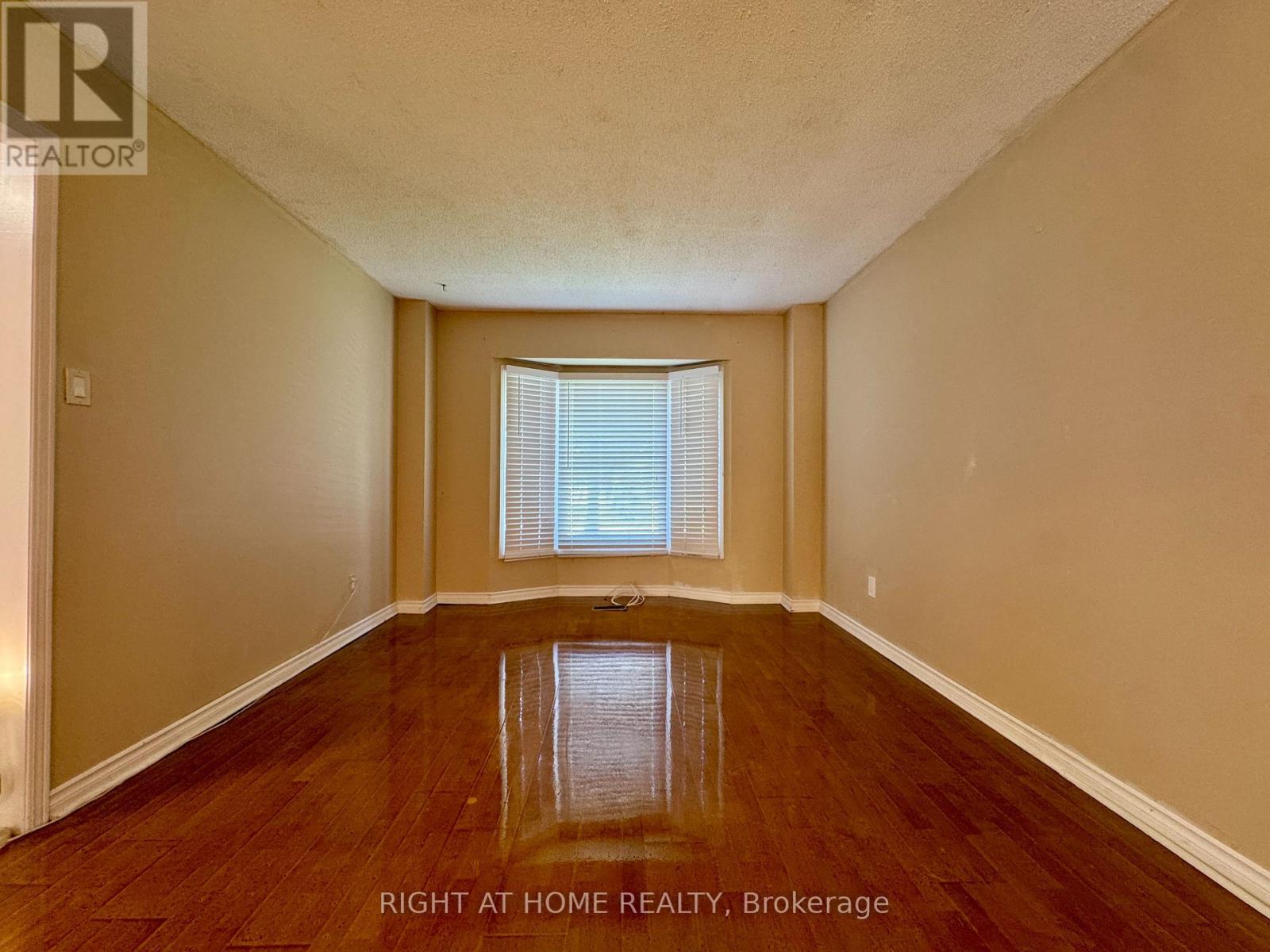 3266 Jackpine Road, Mississauga, Ontario  L5L 4P6 - Photo 4 - W13226052