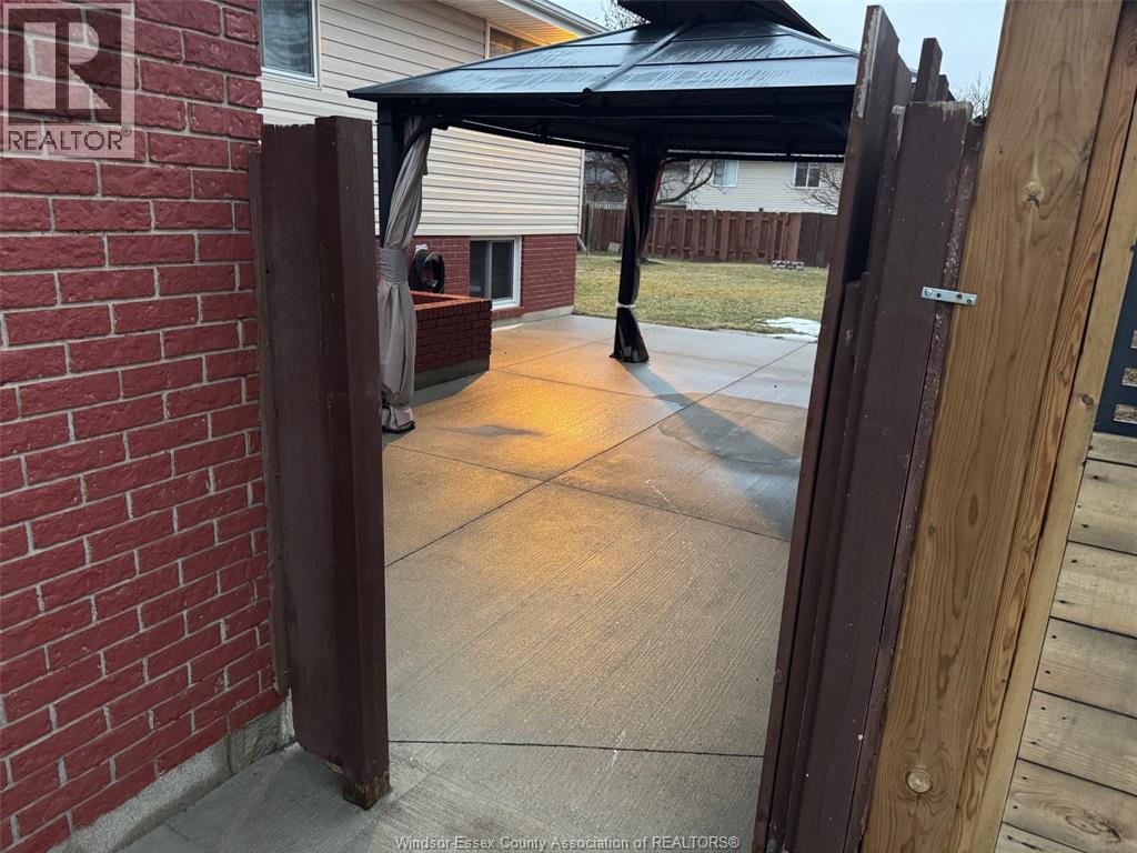 9248 Esplanade Dr Unit# Basement, Windsor, Ontario  N8R 1J1 - Photo 3 - 26012758
