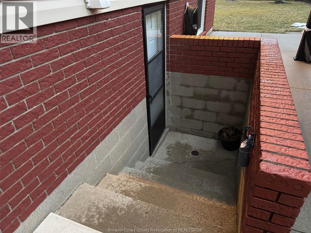 9248 Esplanade Dr Unit# Basement, Windsor, Ontario  N8R 1J1 - Photo 5 - 26012758