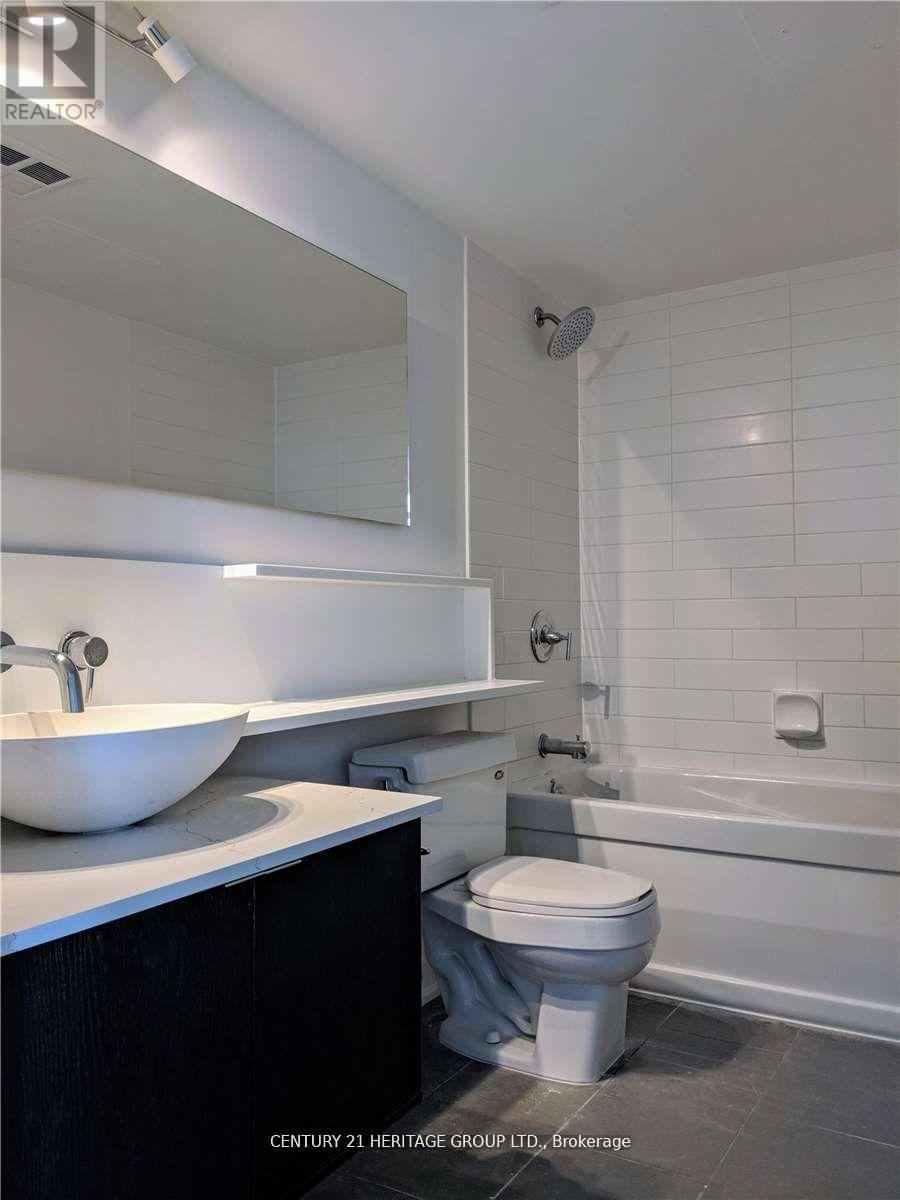 1910 - 15 Fort York Boulevard, Toronto, Ontario  M5V 3Y4 - Photo 10 - C13226098