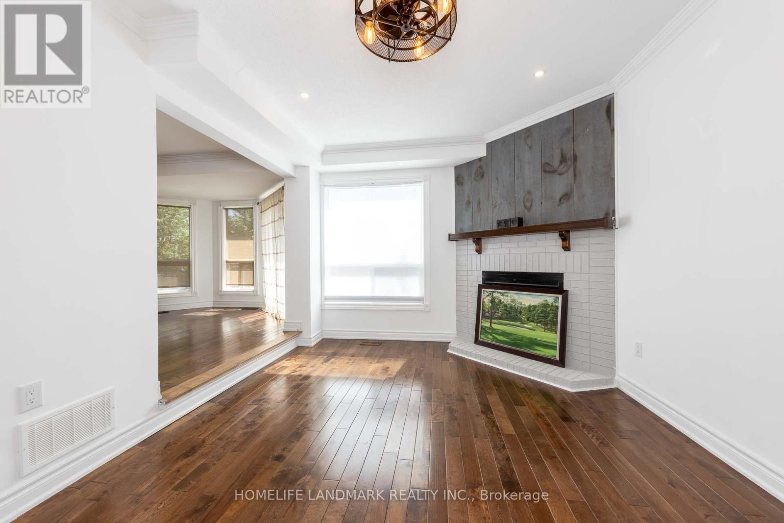 1609 Major Oaks Road, Pickering, Ontario  L1X 2G9 - Photo 7 - E13226056