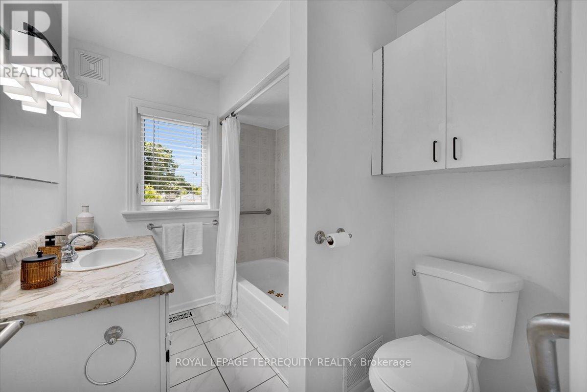 28 Crowland Drive, Toronto, Ontario  M9W 2S4 - Photo 20 - W13226080