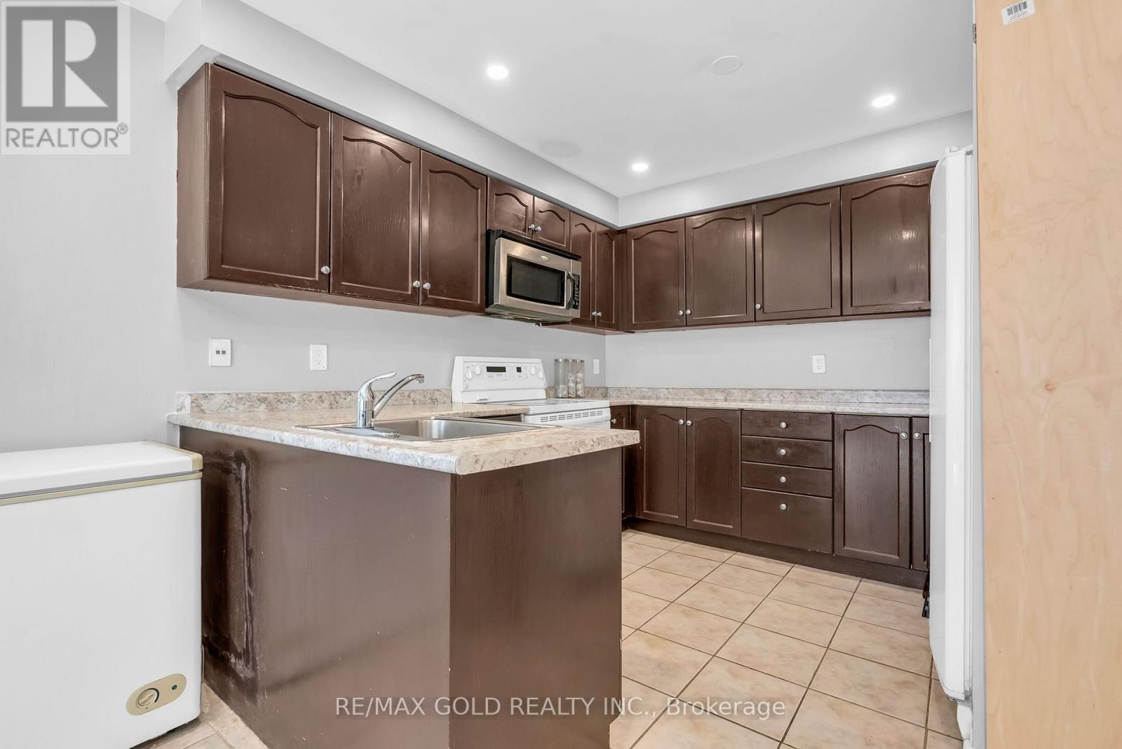 74 Fletchers Creek Boulevard, Brampton, Ontario  L6X 4T1 - Photo 17 - W13226120