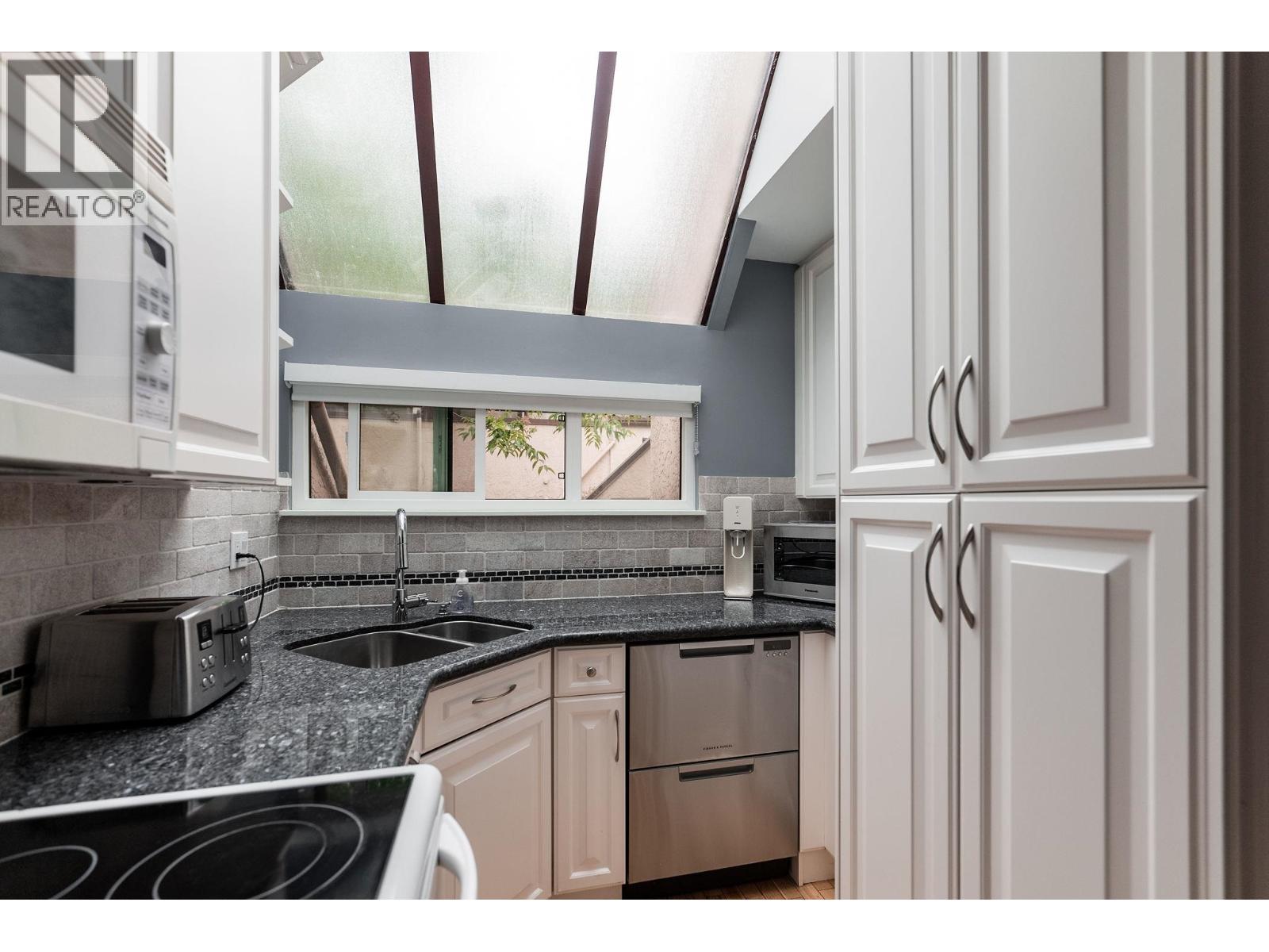 7 2485 Cornwall Avenue, Vancouver, British Columbia  V6K 1B9 - Photo 7 - R3130451
