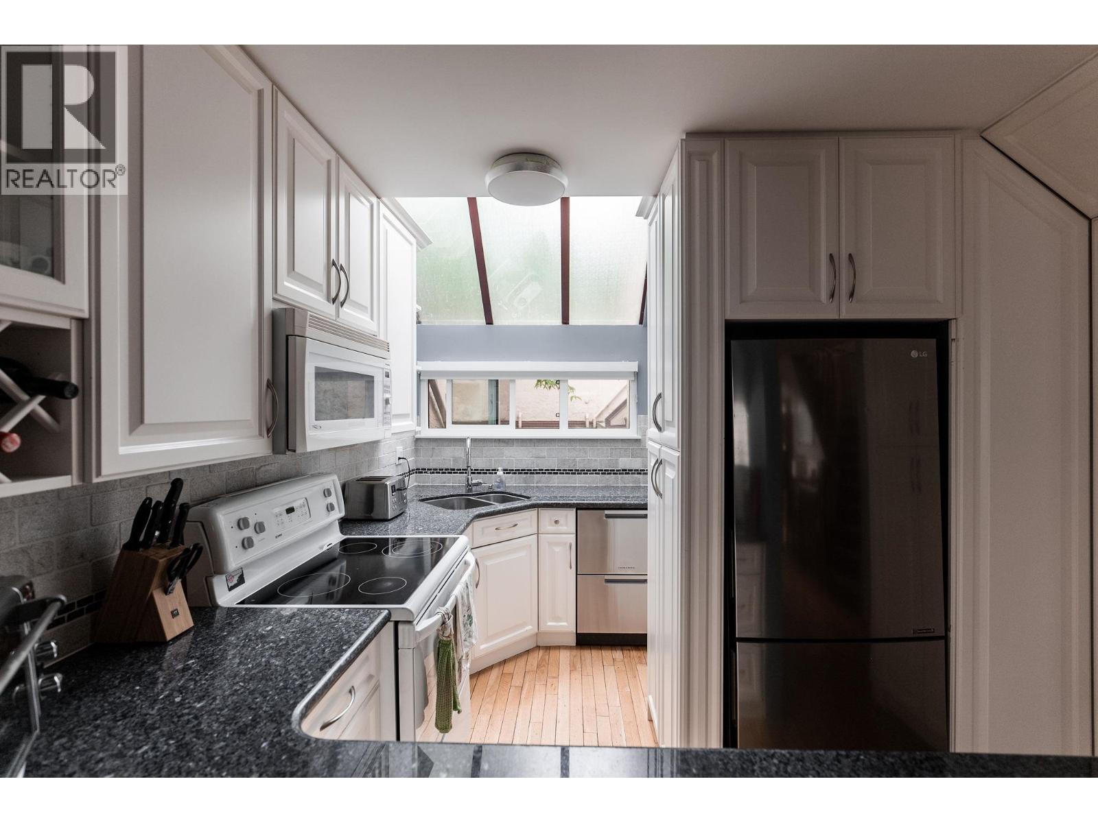 7 2485 Cornwall Avenue, Vancouver, British Columbia  V6K 1B9 - Photo 5 - R3130451