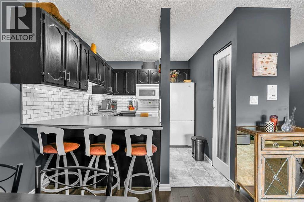 305, 1001 68 Avenue Sw, Calgary, Alberta  T2V 4X1 - Photo 5 - A2308029