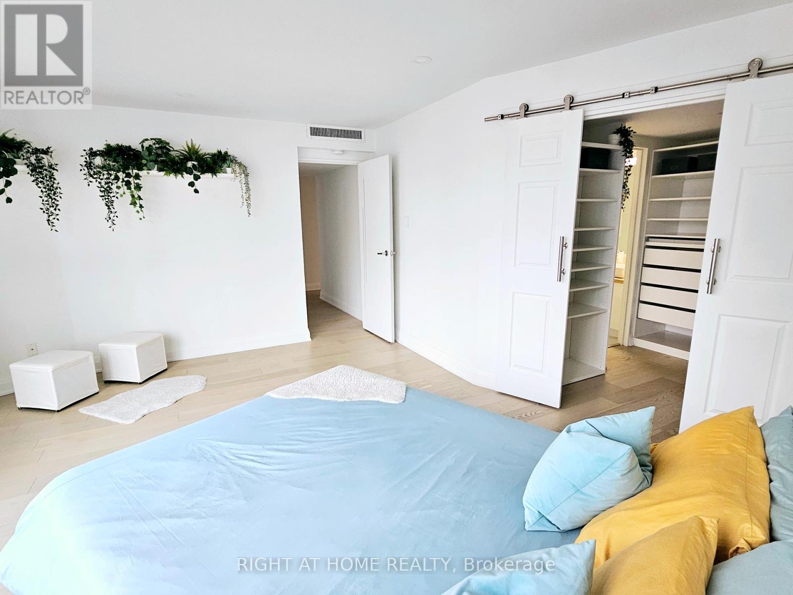3306 - 65 Harbour Square, Toronto, Ontario  M5J 2L4 - Photo 10 - C13226146