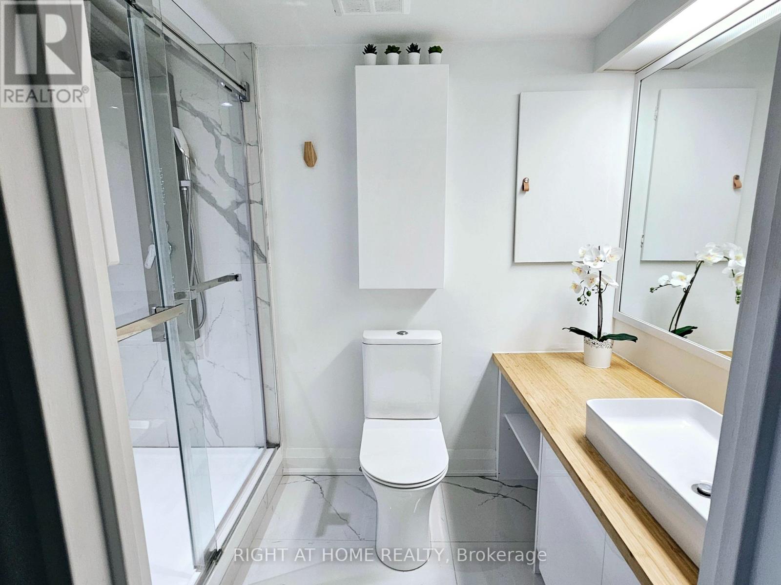 3306 - 65 Harbour Square, Toronto, Ontario  M5J 2L4 - Photo 12 - C13226146