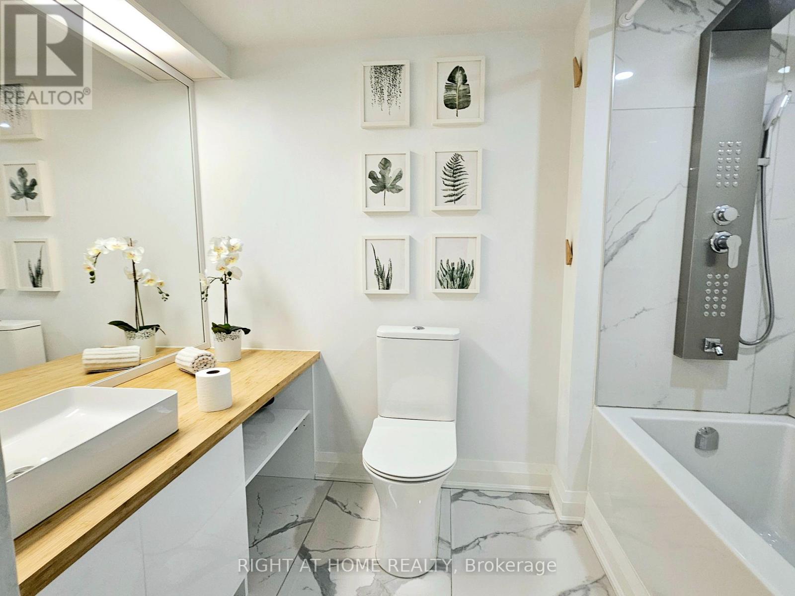 3306 - 65 Harbour Square, Toronto, Ontario  M5J 2L4 - Photo 15 - C13226146