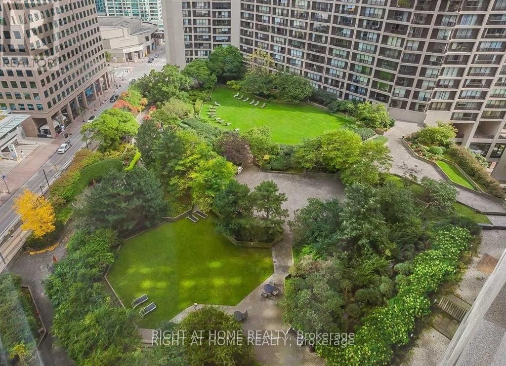 3306 - 65 Harbour Square, Toronto, Ontario  M5J 2L4 - Photo 28 - C13226146