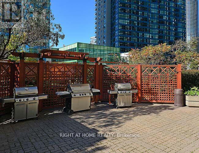 3306 - 65 Harbour Square, Toronto, Ontario  M5J 2L4 - Photo 30 - C13226146