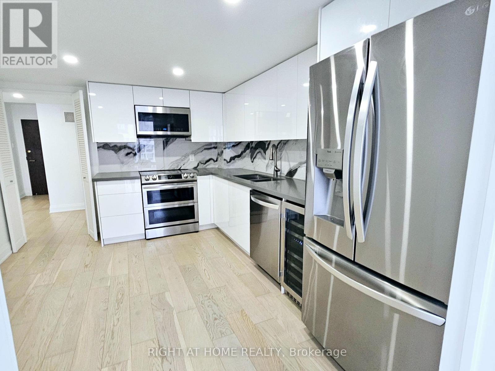 3306 - 65 Harbour Square, Toronto, Ontario  M5J 2L4 - Photo 4 - C13226146