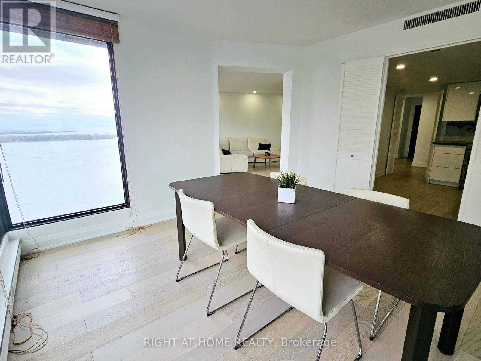 3306 - 65 Harbour Square, Toronto, Ontario  M5J 2L4 - Photo 7 - C13226146