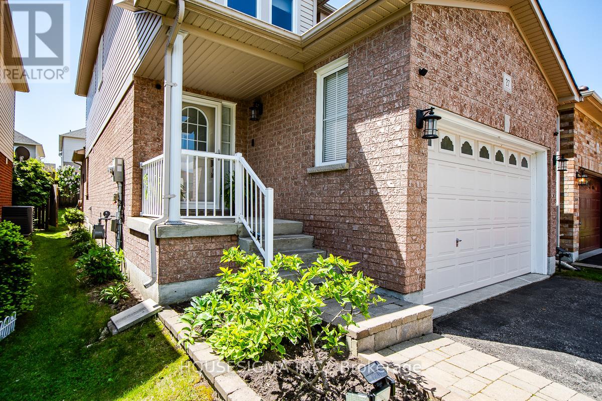 27 Staples Avenue, Clarington, Ontario  L1E 3H3 - Photo 2 - E13226144