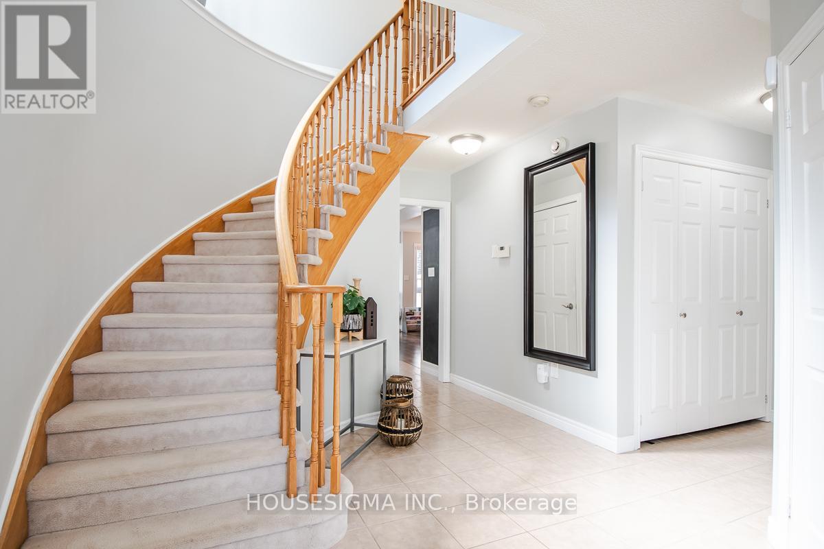 27 Staples Avenue, Clarington, Ontario  L1E 3H3 - Photo 3 - E13226144