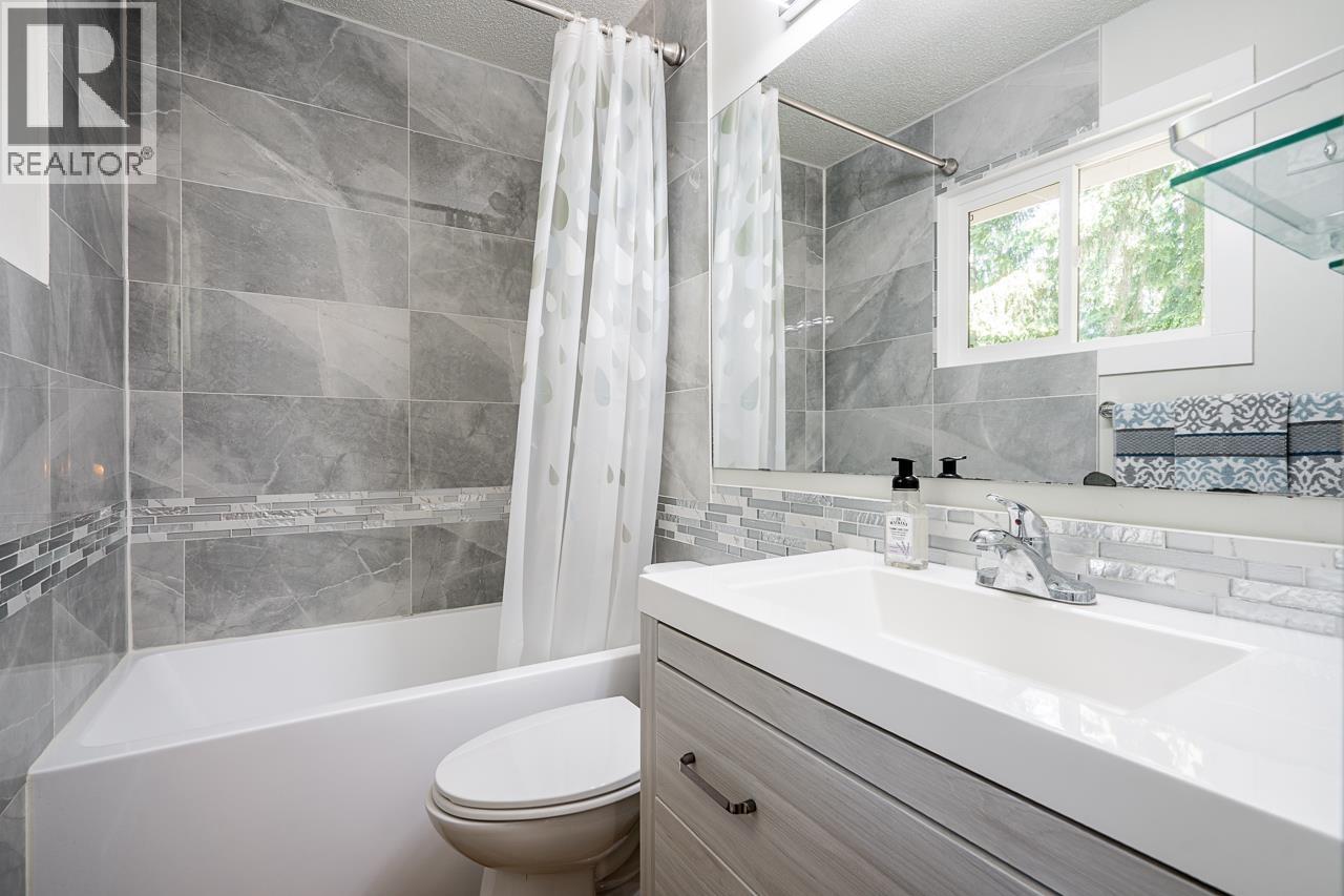 2602 Hawser Avenue, Coquitlam, British Columbia  V3C 4E1 - Photo 16 - R3130275
