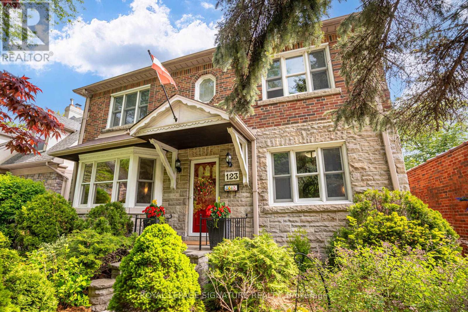 <div class="slider-price">$1,999,900</div><p>123 South Kingsway, Toronto, Ontario</p>