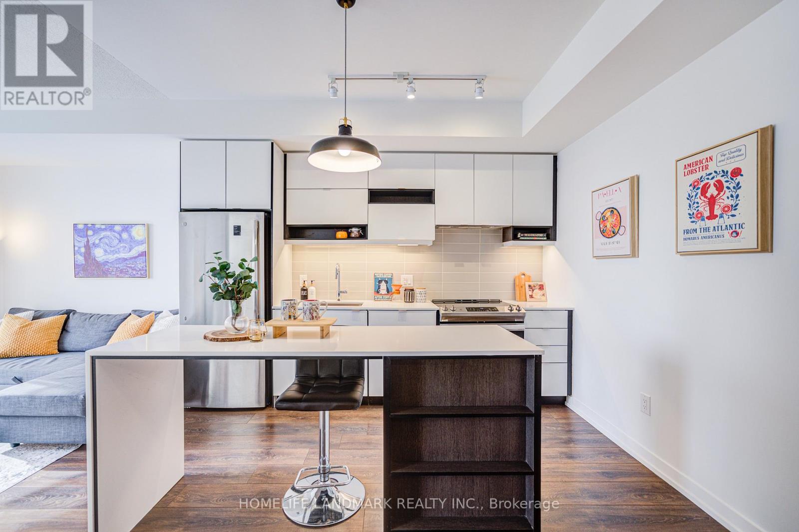 3901 - 4065 CONFEDERATION PARKWAY, Mississauga, Ontario