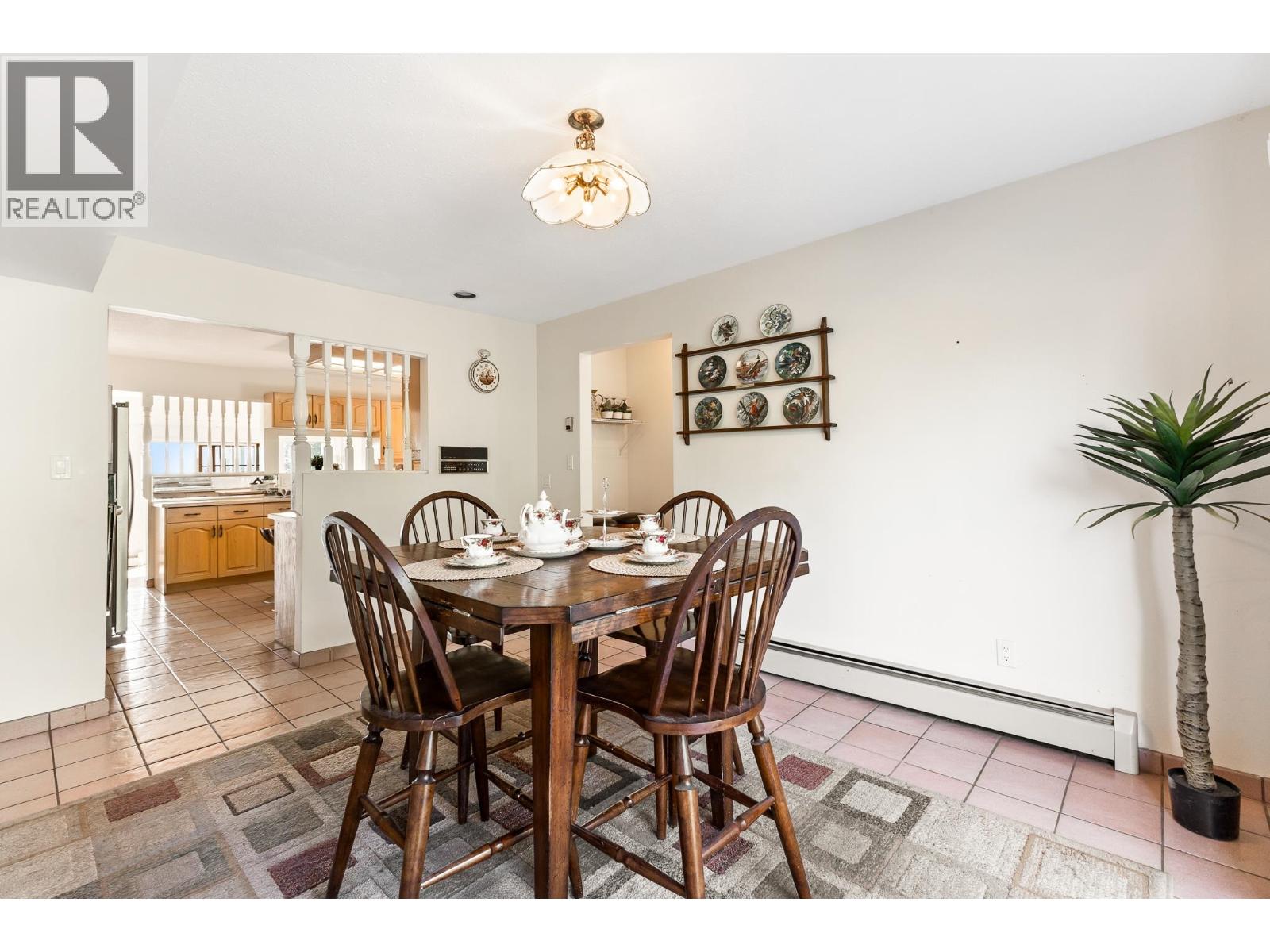 5843 Carson Street, Burnaby, British Columbia  V5J 2Z7 - Photo 12 - R3130693
