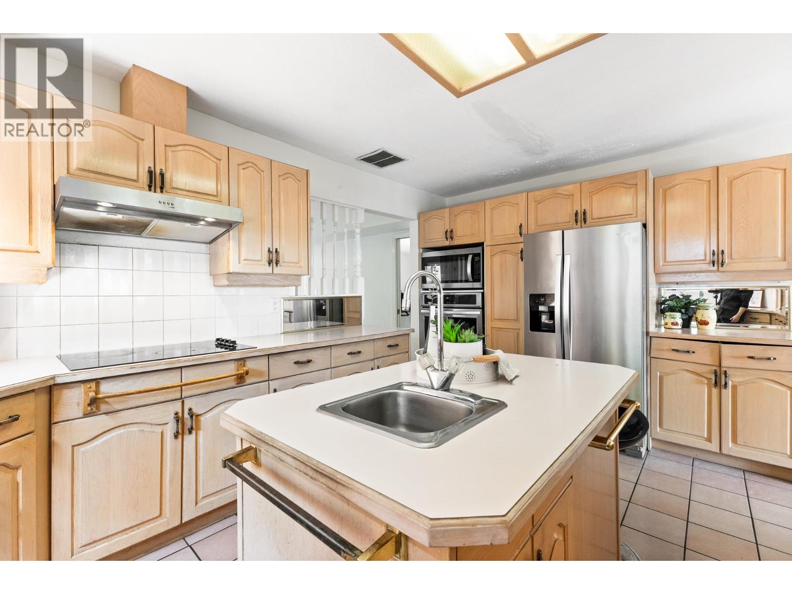 5843 Carson Street, Burnaby, British Columbia  V5J 2Z7 - Photo 11 - R3130693