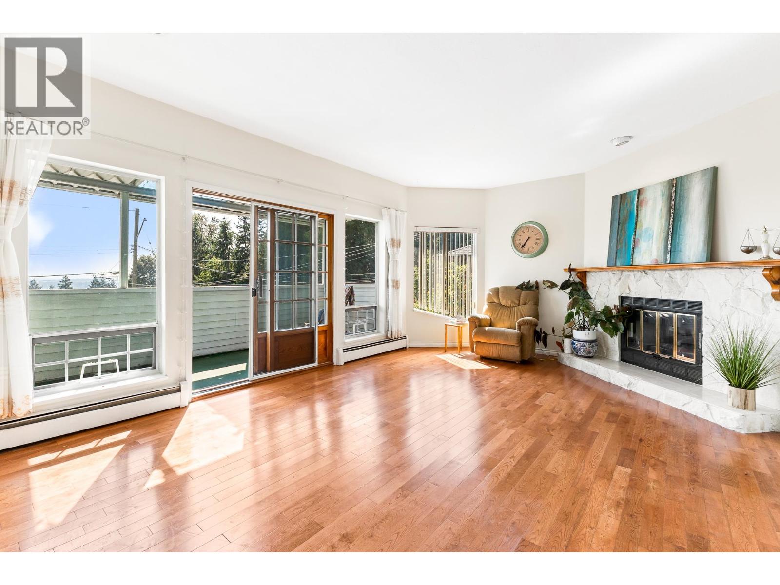 5843 Carson Street, Burnaby, British Columbia  V5J 2Z7 - Photo 6 - R3130693