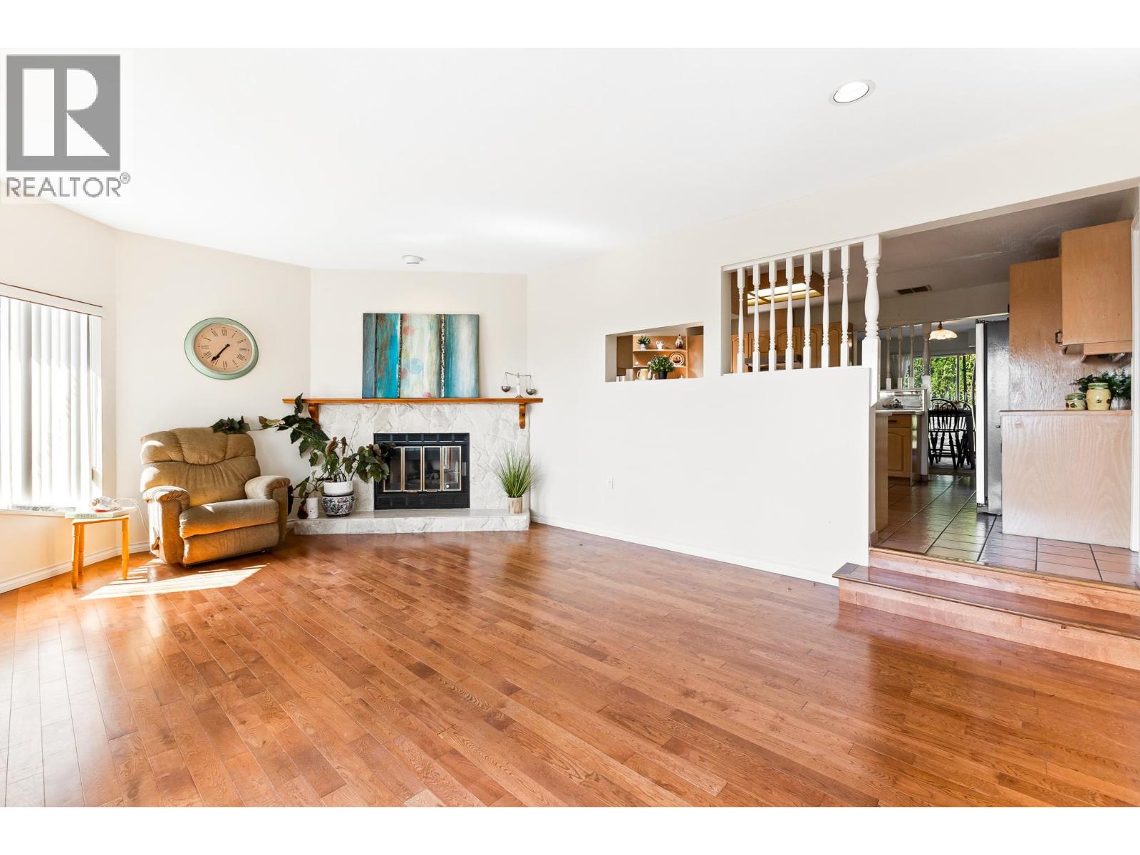 5843 Carson Street, Burnaby, British Columbia  V5J 2Z7 - Photo 7 - R3130693