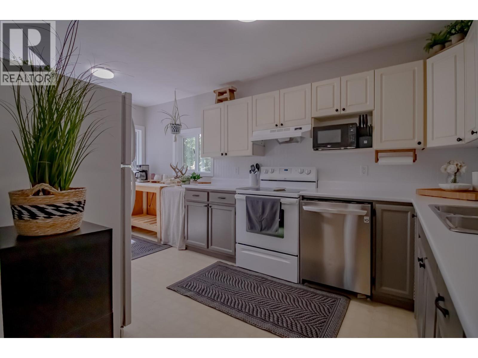 11068 Dickinson Loop Road, Fort St. James, British Columbia  V0J 1P0 - Photo 14 - R3129602