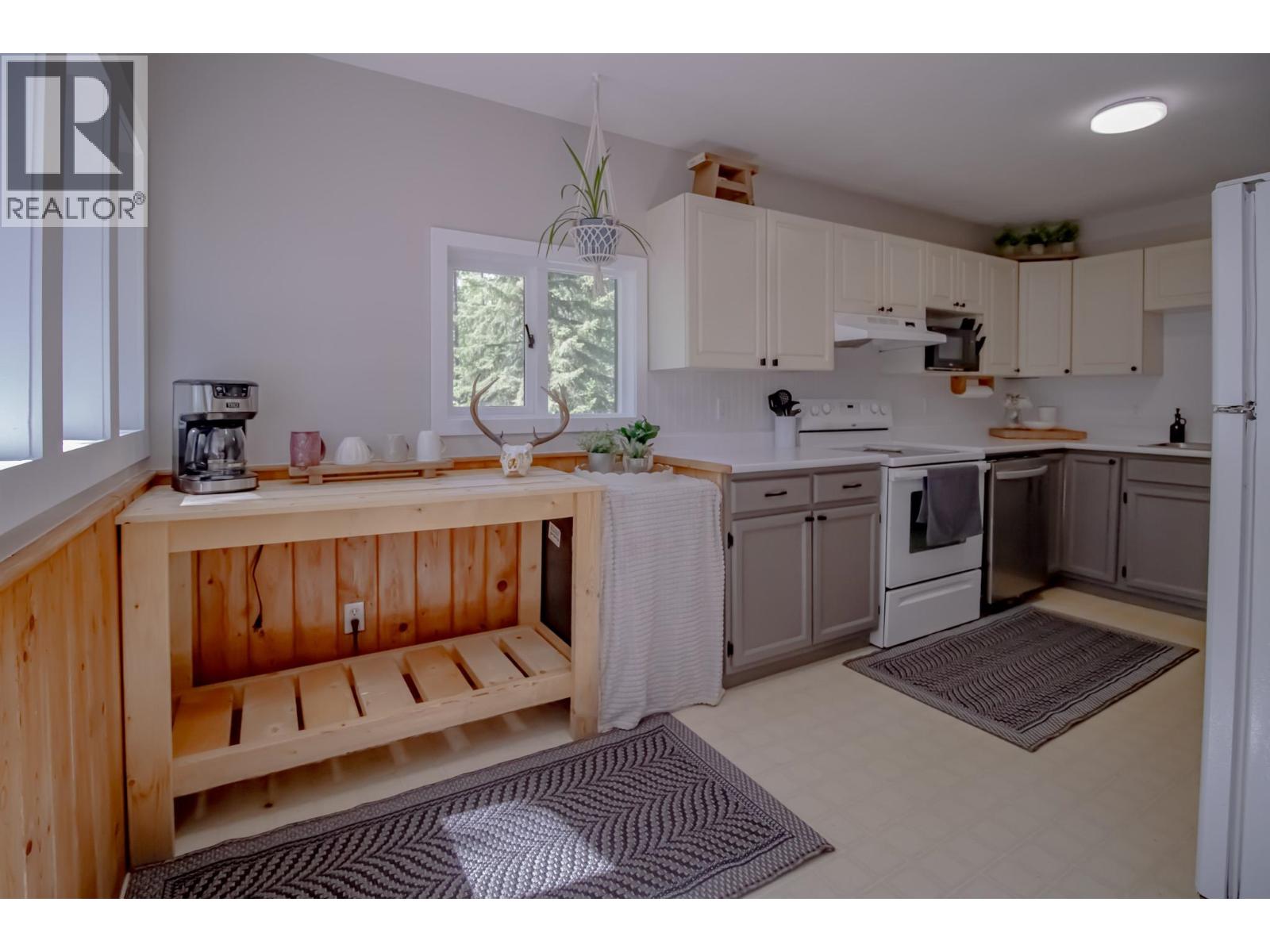 11068 Dickinson Loop Road, Fort St. James, British Columbia  V0J 1P0 - Photo 16 - R3129602