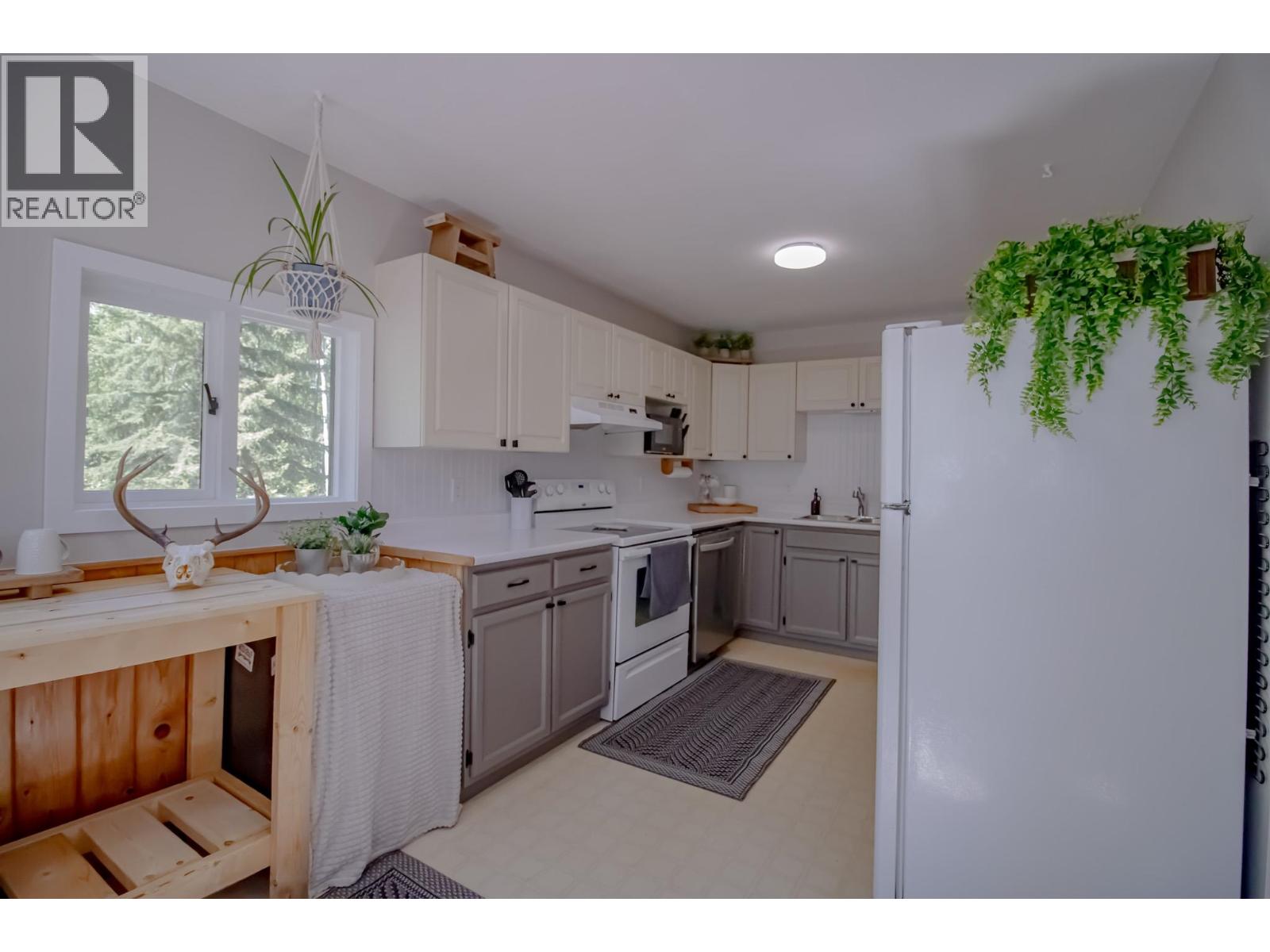 11068 Dickinson Loop Road, Fort St. James, British Columbia  V0J 1P0 - Photo 17 - R3129602