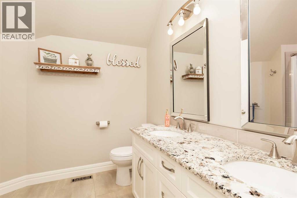 1 Edgemoor Way W, Lethbridge, Alberta T1J 5R6 - Photo 20 - A2298128