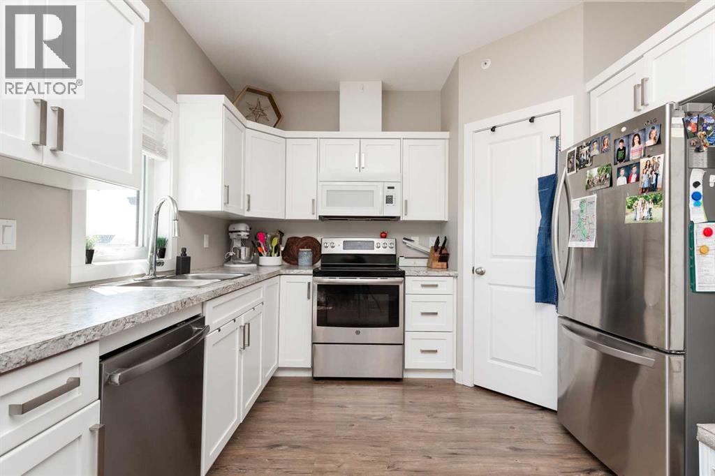 1 Edgemoor Way W, Lethbridge, Alberta T1J 5R6 - Photo 37 - A2298128