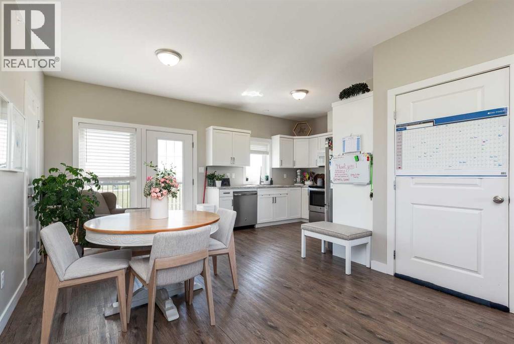 1 Edgemoor Way W, Lethbridge, Alberta T1J 5R6 - Photo 36 - A2298128