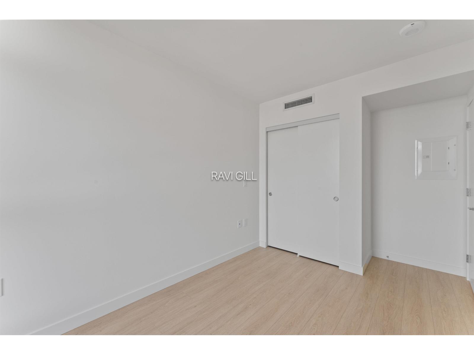 512 13675 107a Avenue, Surrey, British Columbia  V3T 0X3 - Photo 11 - R3130564