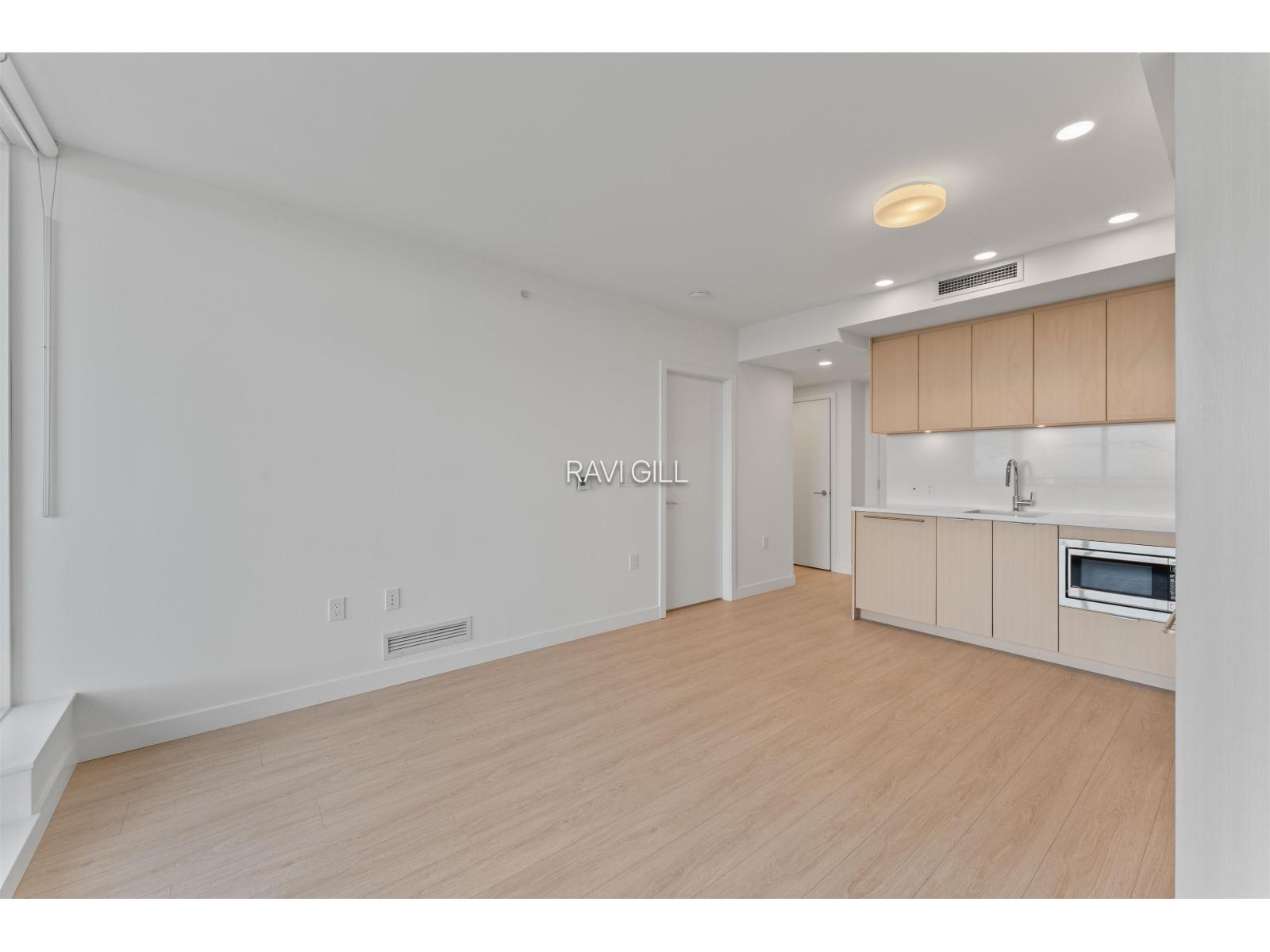 512 13675 107a Avenue, Surrey, British Columbia  V3T 0X3 - Photo 5 - R3130564