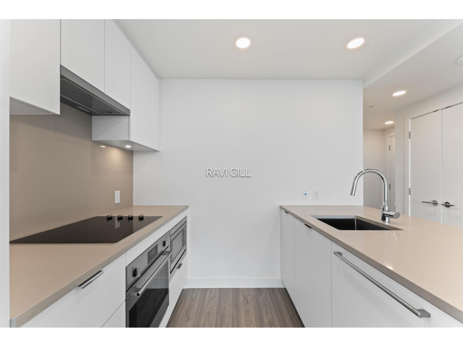 2609 13675 107a Avenue, Surrey, British Columbia  V3T 0X3 - Photo 1 - R3130612
