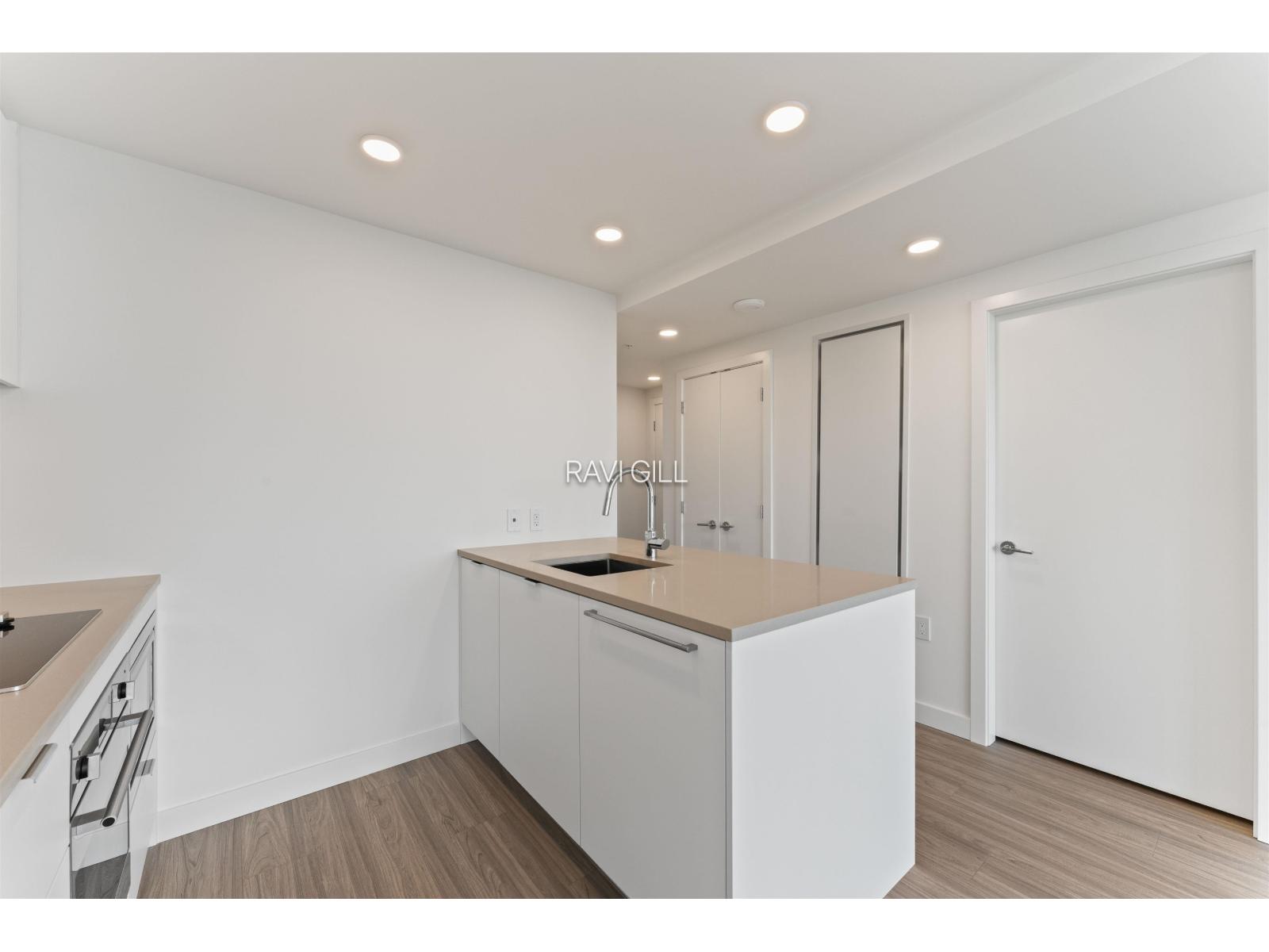 2609 13675 107a Avenue, Surrey, British Columbia  V3T 0X3 - Photo 4 - R3130612