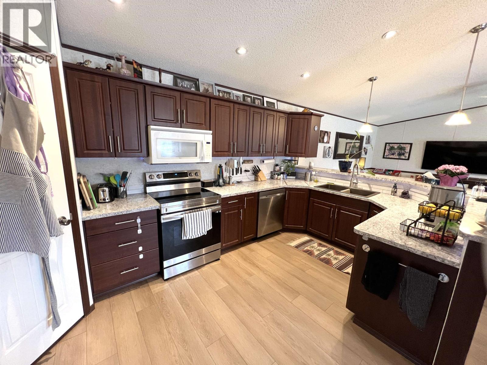 5506 Pine Crescent, Fort Nelson, British Columbia  V0C 1R0 - Photo 10 - R3129538