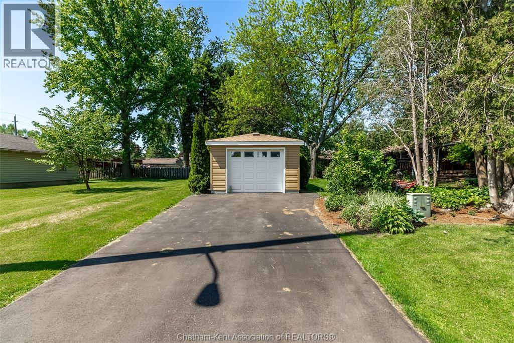 76 Ellis Street, Chatham, Ontario  N7L 2L8 - Photo 2 - 26012598