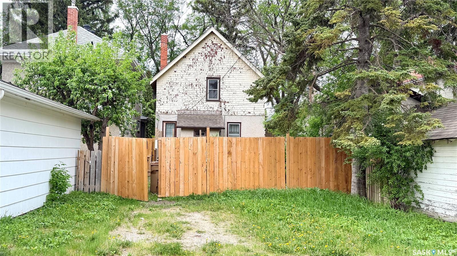 3312 Victoria Avenue, Regina, Saskatchewan  S4T 1L6 - Photo 4 - SK037757
