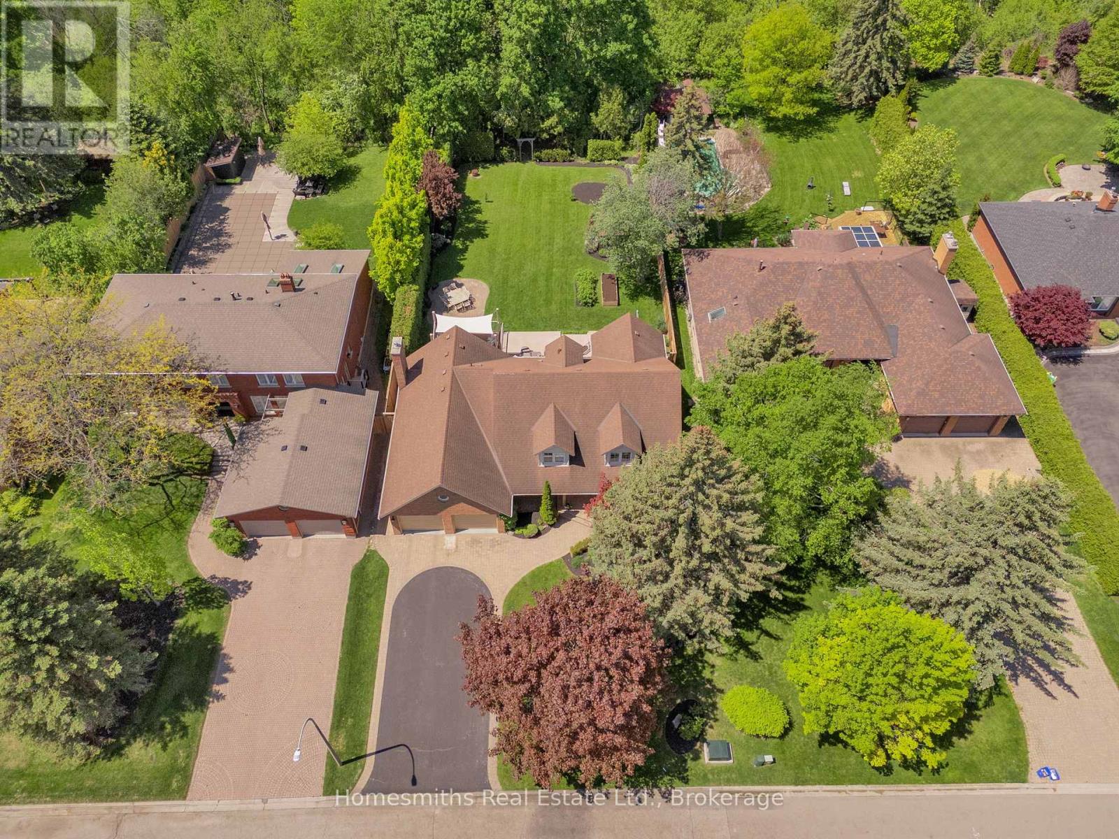 14 HANOVER COURT, Whitby, Ontario