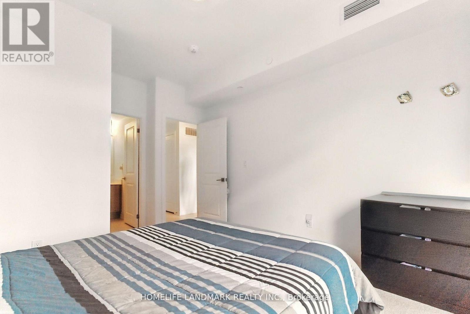 2 - 4015 Hickory Drive, Mississauga, Ontario  L4W 1L1 - Photo 11 - W13057820