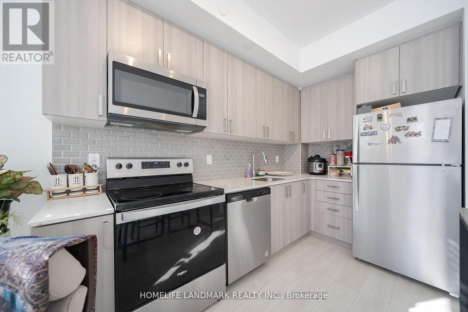 2 - 4015 Hickory Drive, Mississauga, Ontario  L4W 1L1 - Photo 7 - W13057820