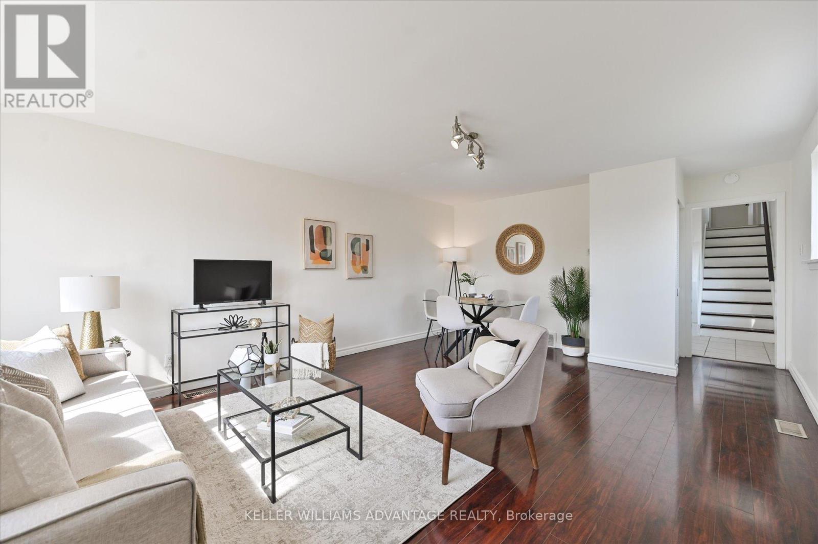201 Linden Avenue, Toronto, Ontario  M1K 3J1 - Photo 4 - E13046464