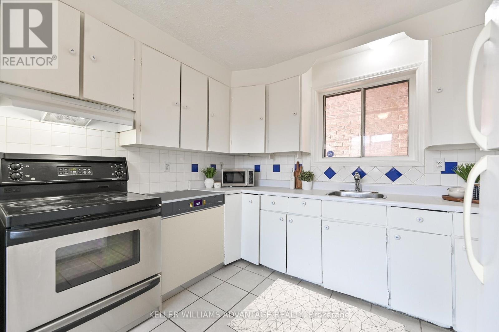 201 Linden Avenue, Toronto, Ontario  M1K 3J1 - Photo 8 - E13046464
