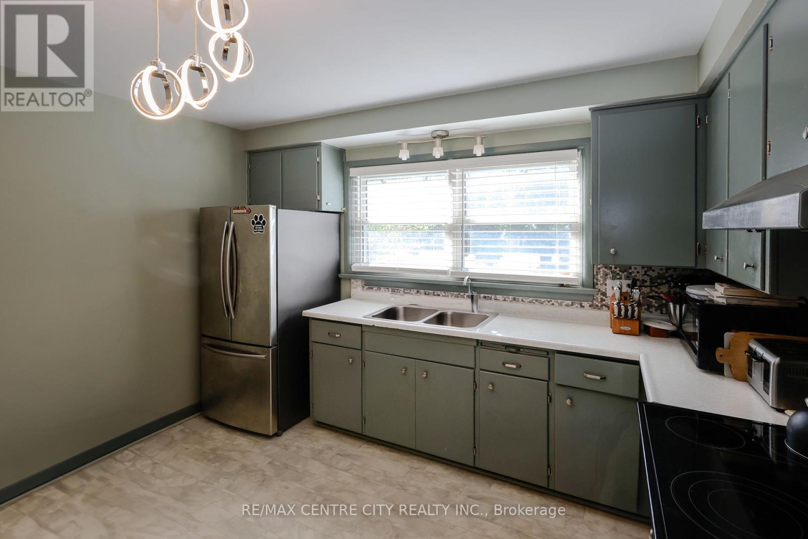 1948 Royal Crescent, London East, Ontario  N5V 1N7 - Photo 21 - X13226218