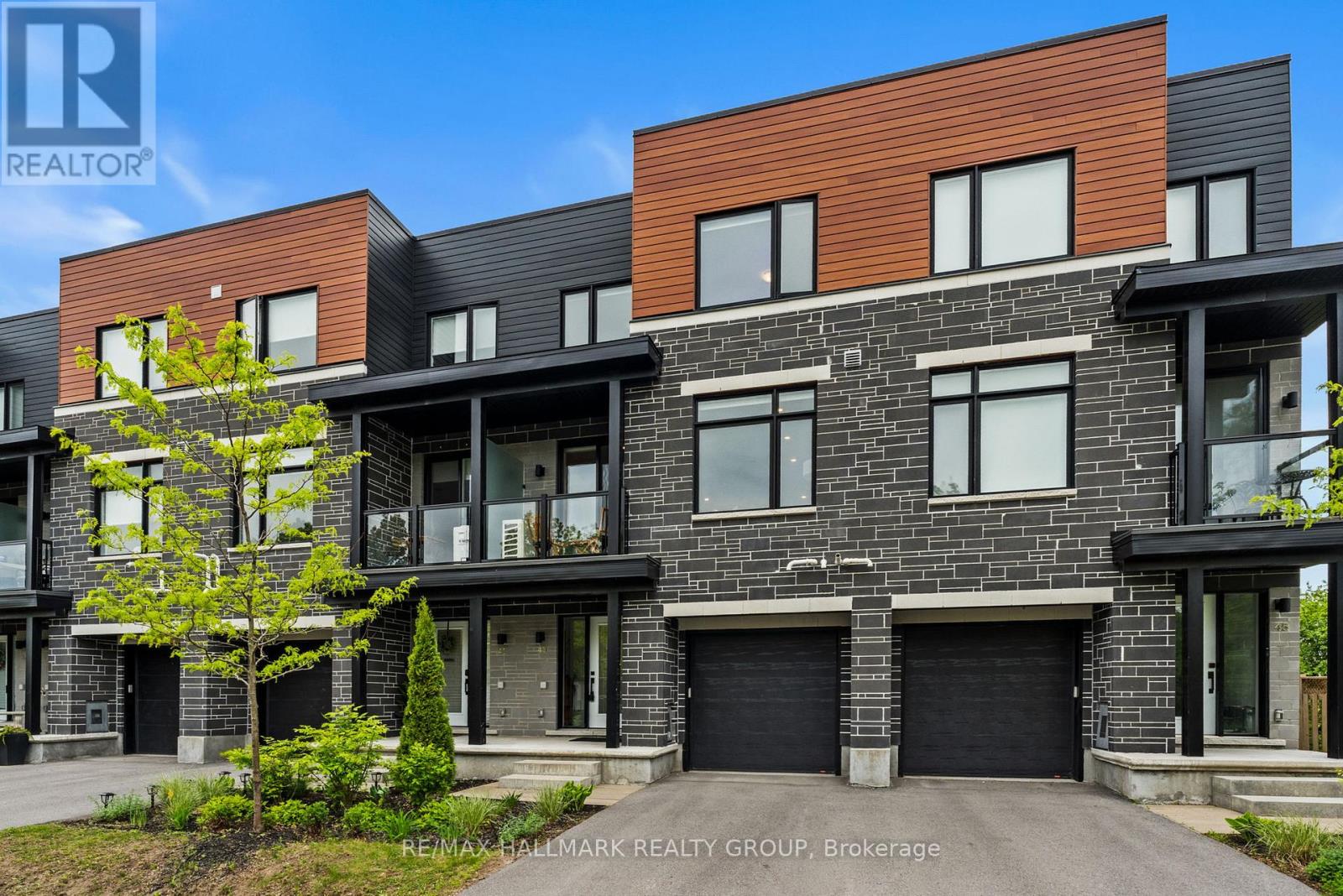43 Bachman Terrace, Ottawa, Ontario K2L 1W2 - Photo 1 - X13226232