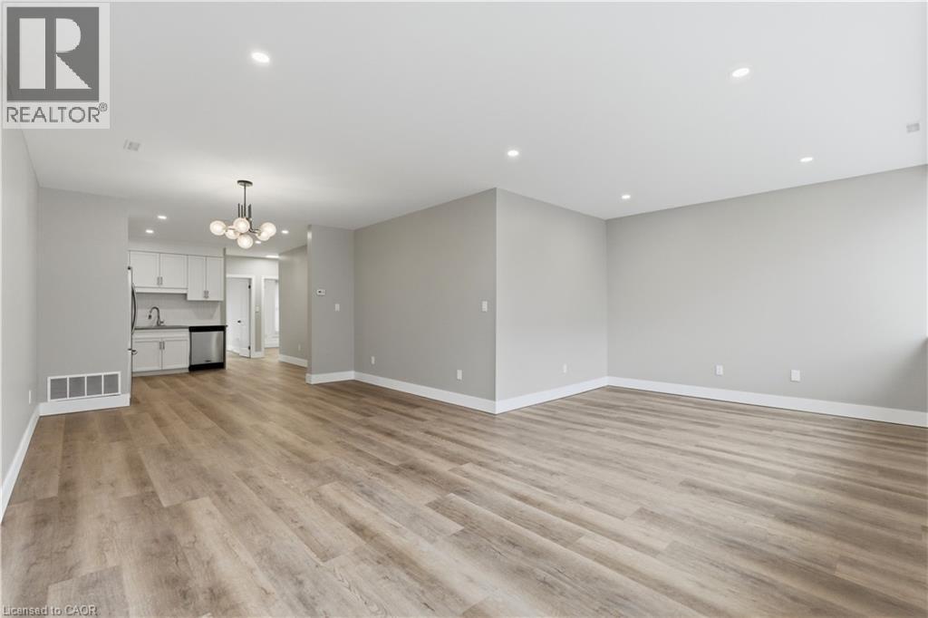 389 Dundas Street, Woodstock, Ontario  N4S 1B6 - Photo 8 - 40834874