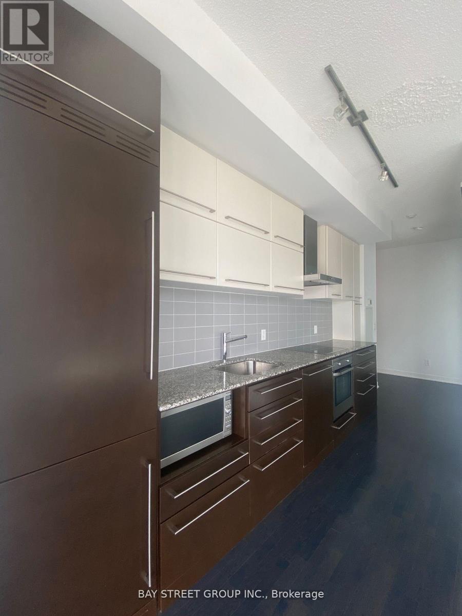 1010 - 770 Bay Street, Toronto, Ontario  M5G 0A6 - Photo 5 - C13226196